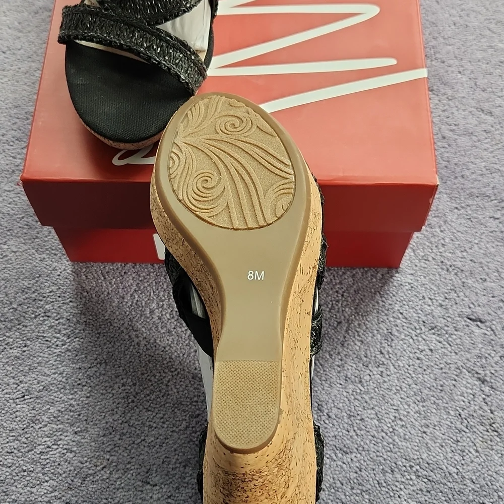 Impo cork and straw platform sandals.  Size 8. New without tags - Picture 3 of 4